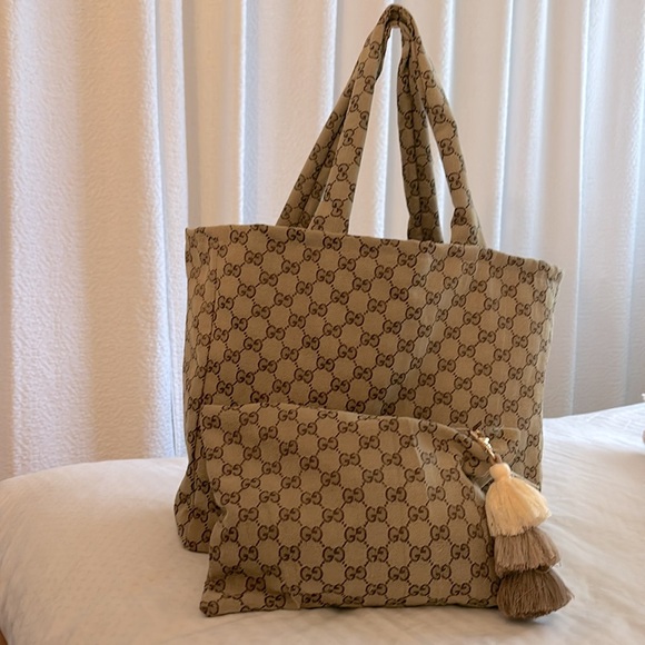 Vintage Gucci beach bag set with matching pouch - Picture 2 of 8